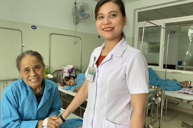 Nữ bác sĩ trẻ duy nhất của Châu Á được Hiệp hội ung thư phụ khoa quốc tế chọn đào tạo