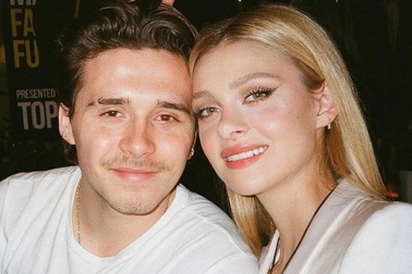 Cận cảnh nhẫn cưới của Brooklyn Beckham sau khi làm rể nhà tỷ phú