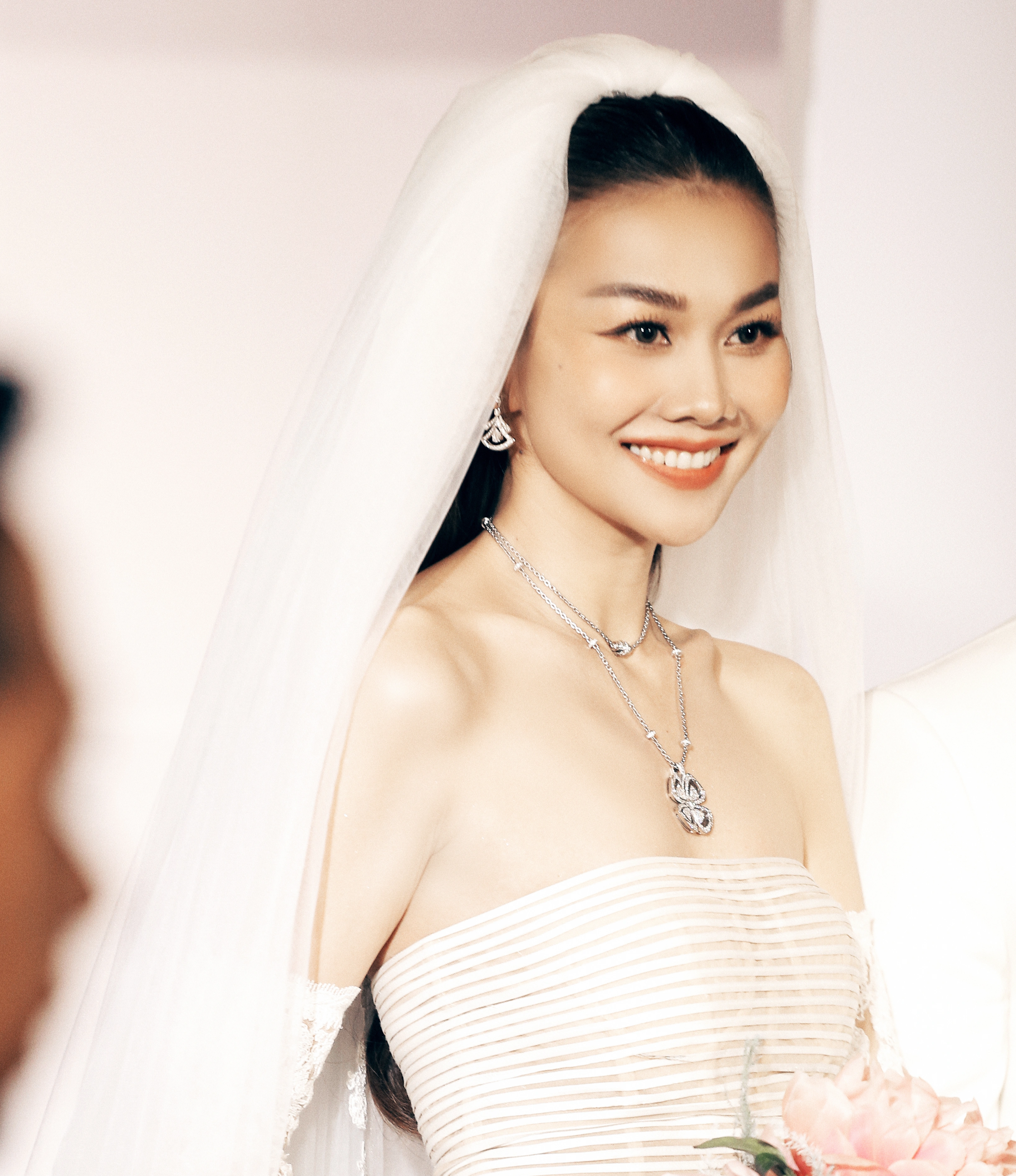 Thanh Hằng lần đầu hé lộ về chồng nhạc trưởng: Anh ấy là đại gia ngầm - 11 Thanh Hằng lần đầu hé lộ về chồng nhạc trưởng: Anh ấy là đại gia ngầm - 11