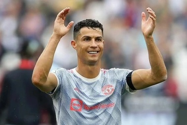 C.Ronaldo đá 3 trận bằng cả mùa giải của Alexis Sanchez và Di Maria