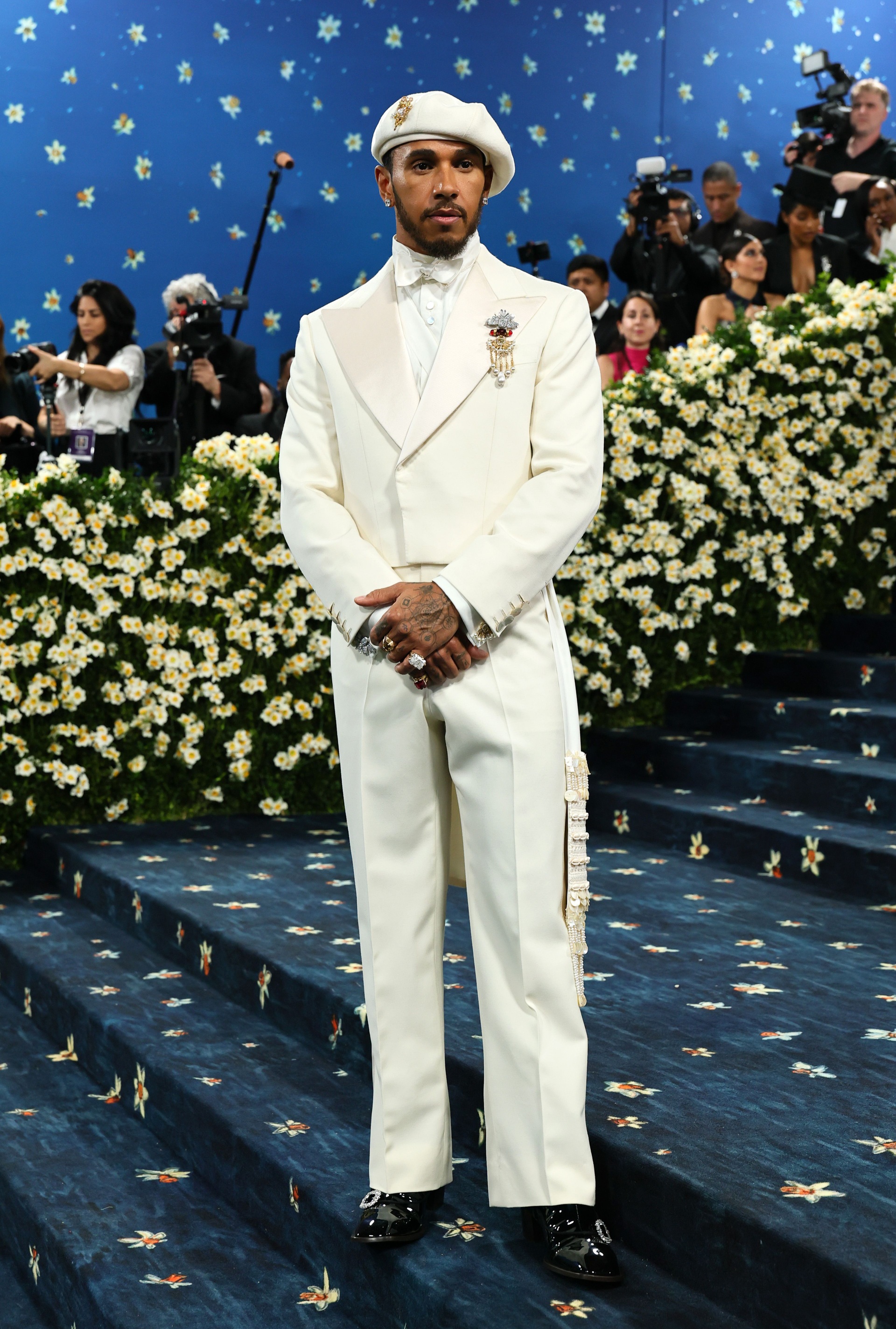 لويس هاميلتون: أيقونة الموضة التي بلغت قيمتها مليار دولار خارج حلبة السباق - 7 Lewis Hamilton: Biểu tượng thời trang tỷ đô vượt khỏi giới hạn đường đua - 7