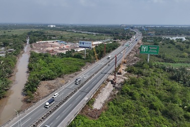 Dự án mở rộng cao tốc cửa ngõ TPHCM nguy cơ kẹt mặt bằng, vật liệu