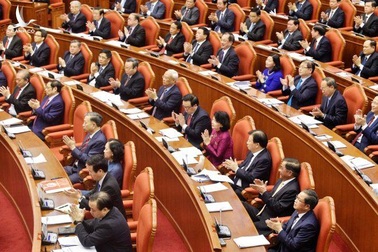 Bảo vệ cán bộ “xé rào”: Đúng-sai mong manh, sao để không nhụt chí?