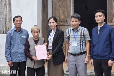 Giải pháp để bộ máy xã, phường gọn và mạnh: Những sổ đỏ "ra đời" từ cấp xã