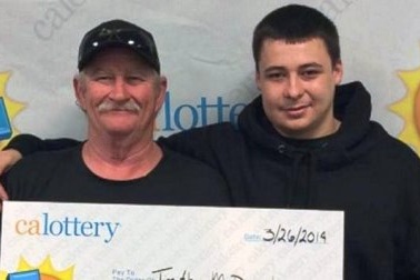 Chồng trúng xổ số 650.000 USD sau khi vợ qua đời 