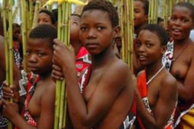 50.000 trinh nữ đua tranh chức Hoàng hậu 