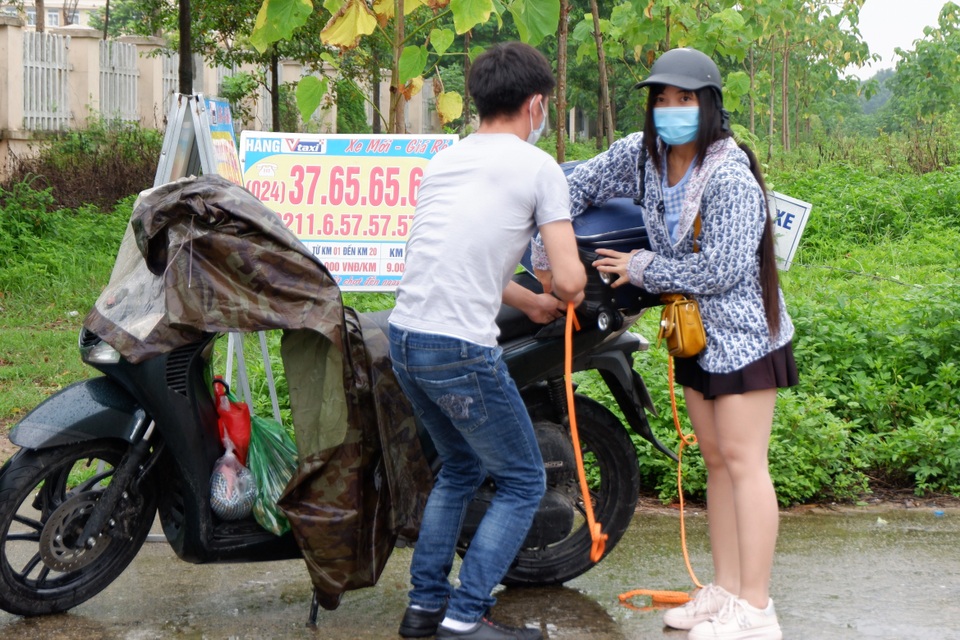 Rưng rưng cảm xúc ngày ra viện của gần 200 công dân về từ Ghi-nê Xích Đạo - 16 Rưng rưng cảm xúc ngày ra viện của gần 200 công dân về từ Ghi-nê Xích Đạo - 16