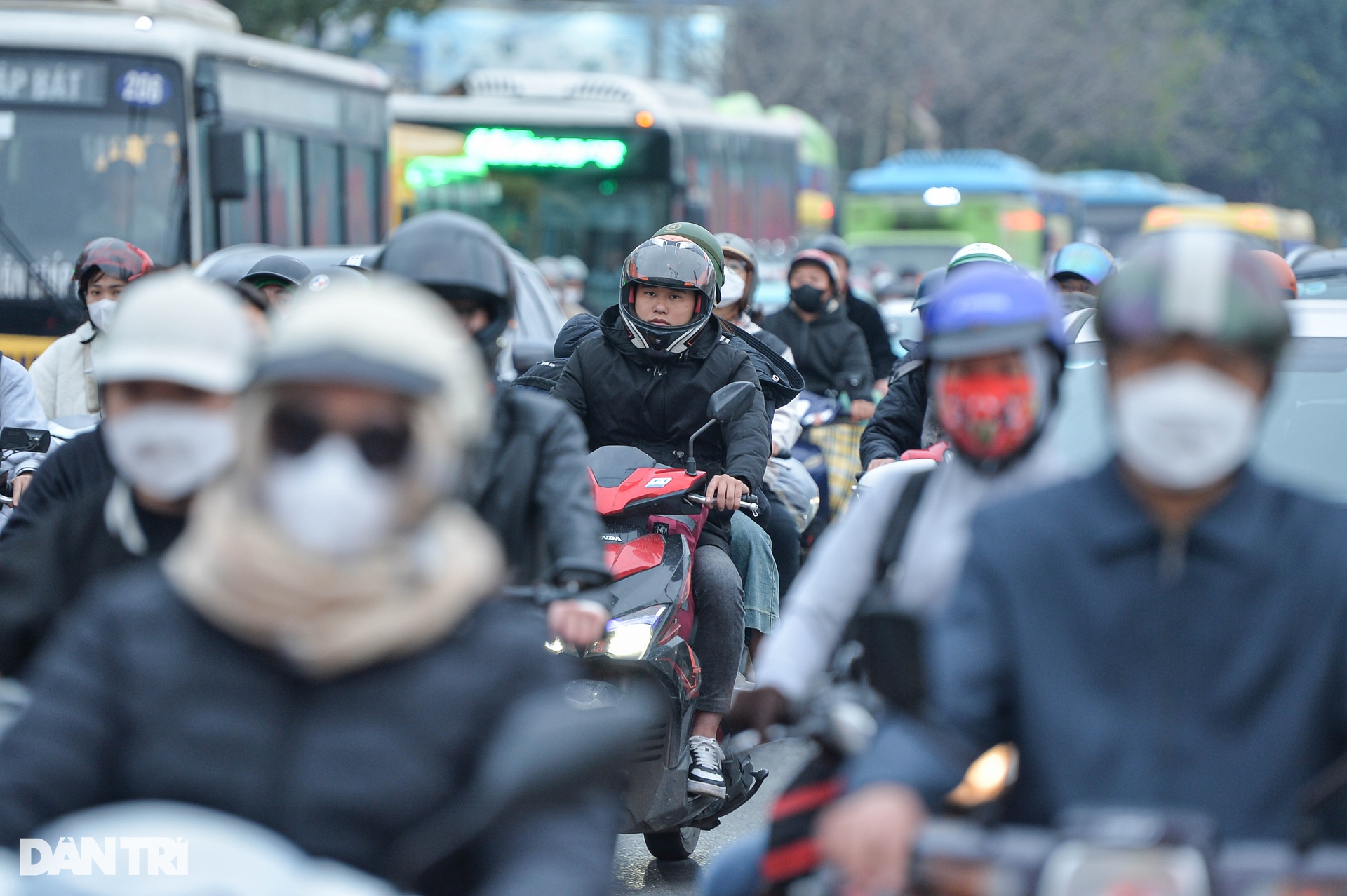 Cao tốc Pháp Vân - Cầu Giẽ ùn tắc 5km, hàng nghìn ô tô nhích từng mét - 13 Cao tốc Pháp Vân - Cầu Giẽ ùn tắc 5km, hàng nghìn ô tô nhích từng mét - 13