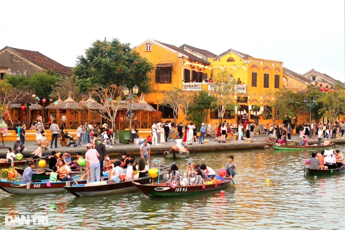 Hội An chấn chỉnh loạn đèn lồng trên sông Hoài - 2 Hội An chấn chỉnh loạn đèn lồng trên sông Hoài - 2