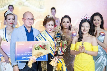 Nguyễn Ngọc Hân xuất sắc đăng quang Hoa hậu Doanh nhân Toàn năng Châu Á 2019