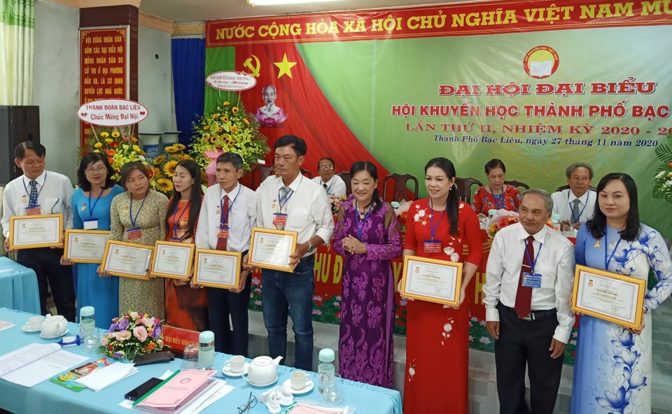 Hội Khuyến học thành phố Bạc Liêu vận động phong trào được trên 100 tỷ đồng - 3 Hội Khuyến học thành phố Bạc Liêu vận động phong trào được trên 100 tỷ đồng - 3