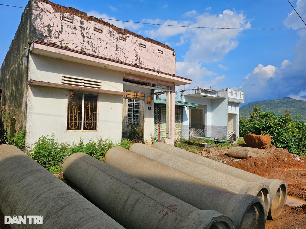 Hàng trăm hộ dân tiến thoái lưỡng nan vì vướng 4 quy hoạch - 3 Hàng trăm hộ dân tiến thoái lưỡng nan vì vướng 4 quy hoạch - 3