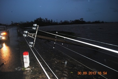 Bão số 10 gây mất điện diện rộng ở miền Trung