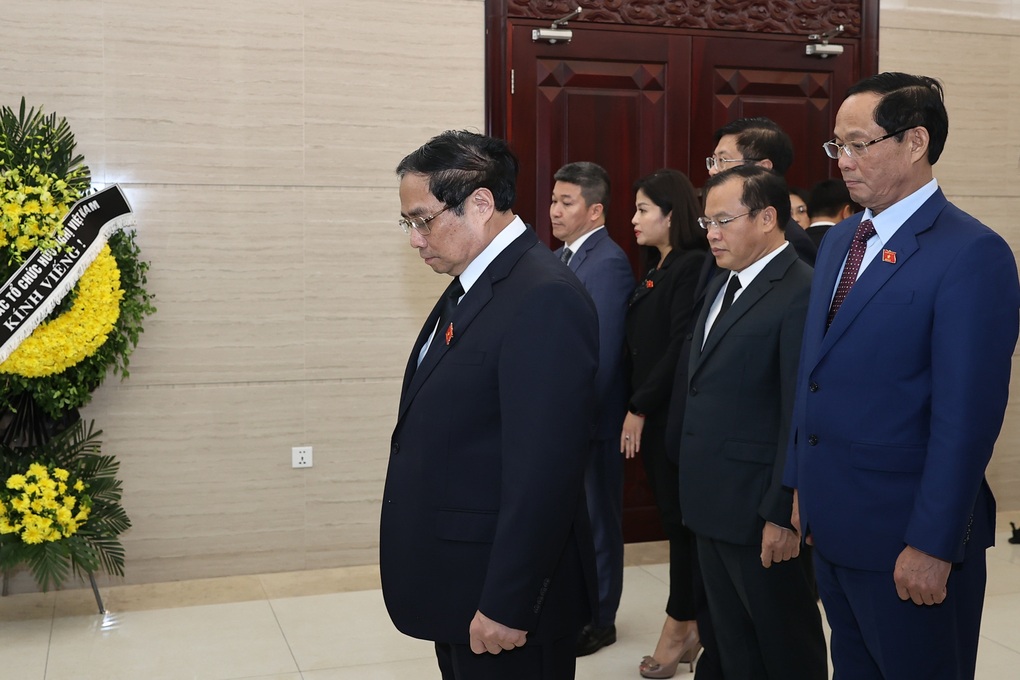 Thủ tướng Phạm Minh Chính viếng nguyên Thủ tướng Trung Quốc Lý Khắc Cường - 2 Thủ tướng Phạm Minh Chính viếng nguyên Thủ tướng Trung Quốc Lý Khắc Cường - 2