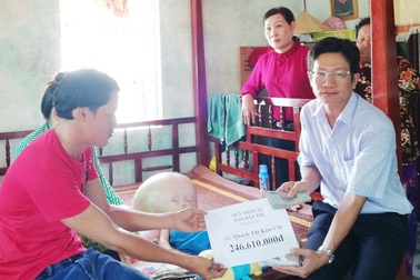 Hơn 246 triệu đồng đến với bé 3 tuổi đầu to dần như bong bóng