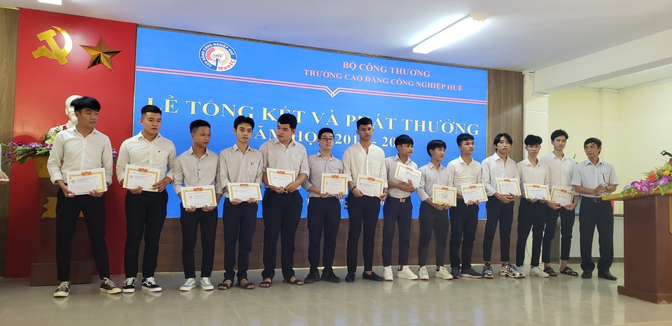 Đào tạo nghề kèm học văn hóa từ đầu cấp 3 với mô hình 9+ thiết thực - 4 Đào tạo nghề kèm học văn hóa từ đầu cấp 3 với mô hình 9+ thiết thực - 4