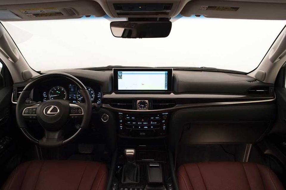 Sao không phải Land Cruiser, mà lại là Lexus LX 570? - 5 Sao không phải Land Cruiser, mà lại là Lexus LX 570? - 5
