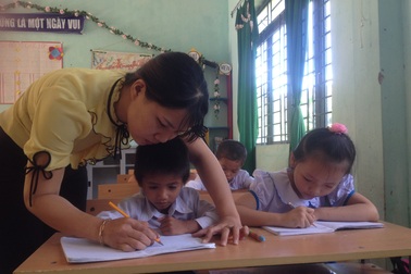 Quảng Ngãi: Dạy cho học sinh vùng cao nói tiếng Việt trước khi vào lớp 1