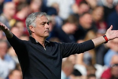 MU mất bao nhiêu tiền nếu sa thải HLV Mourinho?