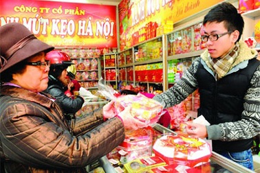 Thị trường bánh kẹo Tết Ất Mùi: Chiếm lĩnh bằng hương vị cổ truyền 