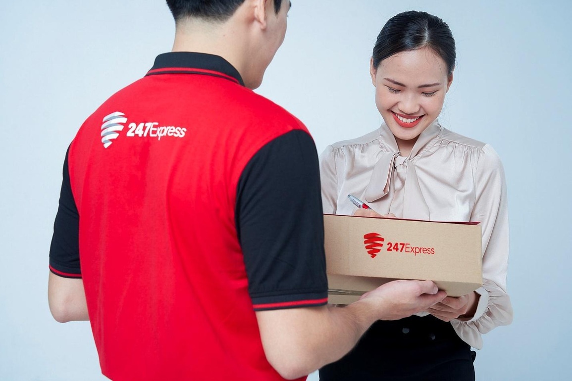 Gần 2 thập kỷ hoạt động, 247Express tạo dấu ấn trong lòng khách hàng - 1 Gần 2 thập kỷ hoạt động, 247Express tạo dấu ấn trong lòng khách hàng - 1