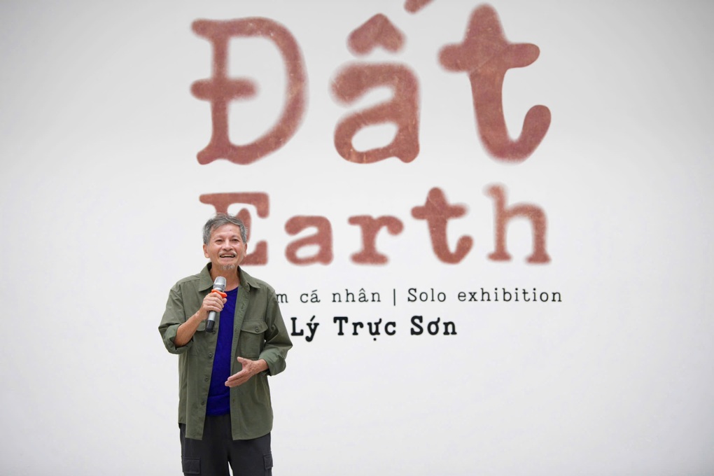 Triển lãm Đất - Earth của họa sĩ Lý Trực Sơn diễn ra tại VCCA - 2 Triển lãm Đất - Earth của họa sĩ Lý Trực Sơn diễn ra tại VCCA - 2