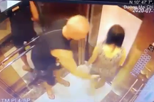 Người đàn ông ngoại quốc vỗ mông phụ nữ trong thang máy bị phạt 200 ngàn