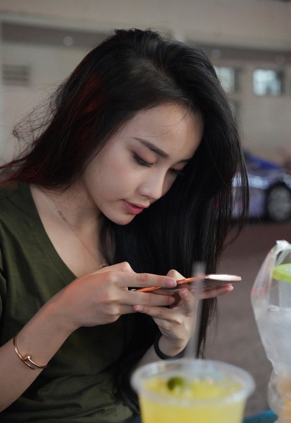 Nàng thơ sinh năm 2000 của Trương Nghệ Mưu là hot girl học viện điện ảnh - 12 Nàng thơ sinh năm 2000 của Trương Nghệ Mưu là hot girl học viện điện ảnh - 12