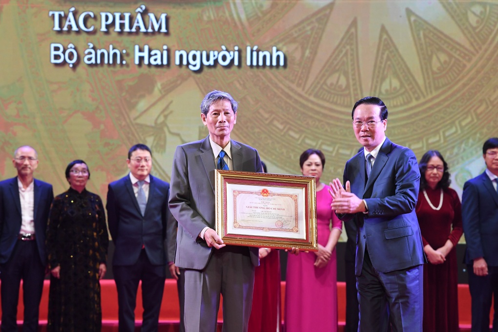 Chủ tịch nước Võ Văn Thưởng: Văn nghệ sĩ cần có bản lĩnh và sự tỉnh táo - 3 Chủ tịch nước Võ Văn Thưởng: Văn nghệ sĩ cần có bản lĩnh và sự tỉnh táo - 3