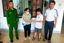 Nhặt được hơn 51 triệu đồng, học sinh lớp 6 nhờ công an giúp đỡ