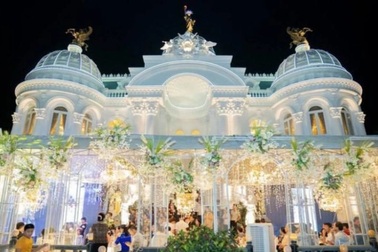 Biệt thự dát vàng của đại gia Thanh Hóa lên báo nước ngoài