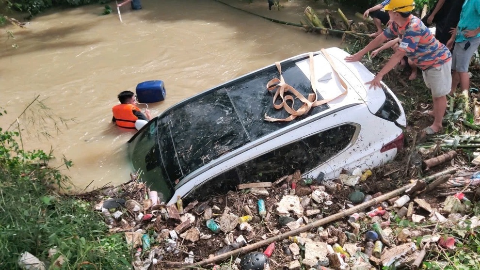 PTI SOS hỗ trợ khách hàng nhanh chóng ứng phó sau bão - 3 PTI SOS hỗ trợ khách hàng nhanh chóng ứng phó sau bão - 3