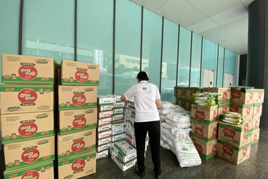 Công ty Vịnh Thiên Đường đóng góp sức người sức của cùng quỹ HOPE hướng về miền Trung