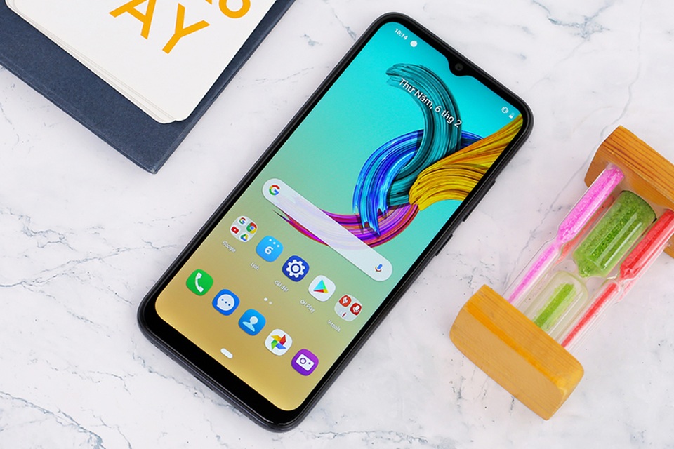 Loạt smartphone giá 2 triệu với màn hình lớn, pin “khủng” đáng cân nhắc - 2 Loạt smartphone giá 2 triệu với màn hình lớn, pin “khủng” đáng cân nhắc - 2