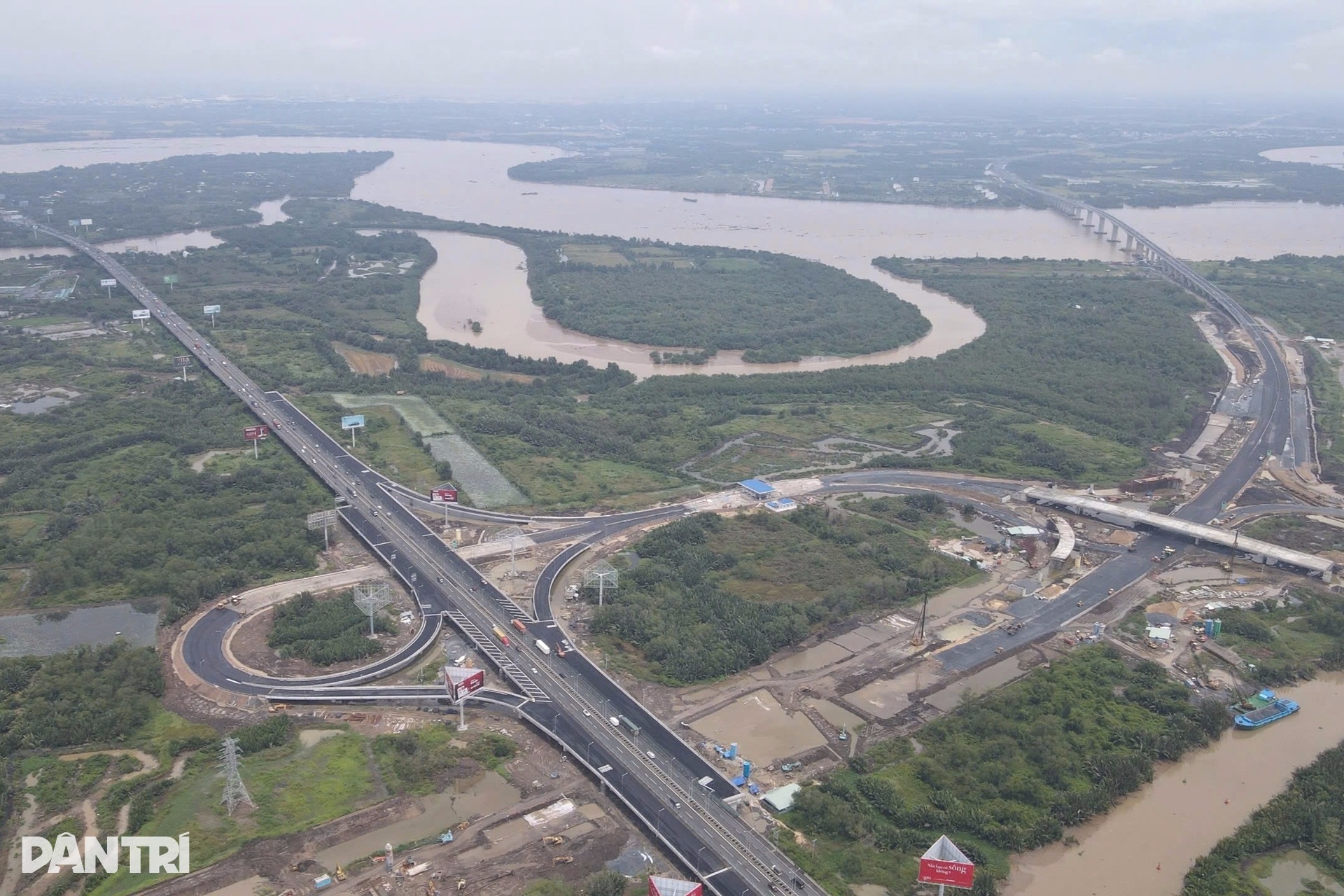 Đoạn Vành đai 3 nối TPHCM với Đồng Nai chính thức thông xe - 2 Đoạn Vành đai 3 nối TPHCM với Đồng Nai chính thức thông xe - 2
