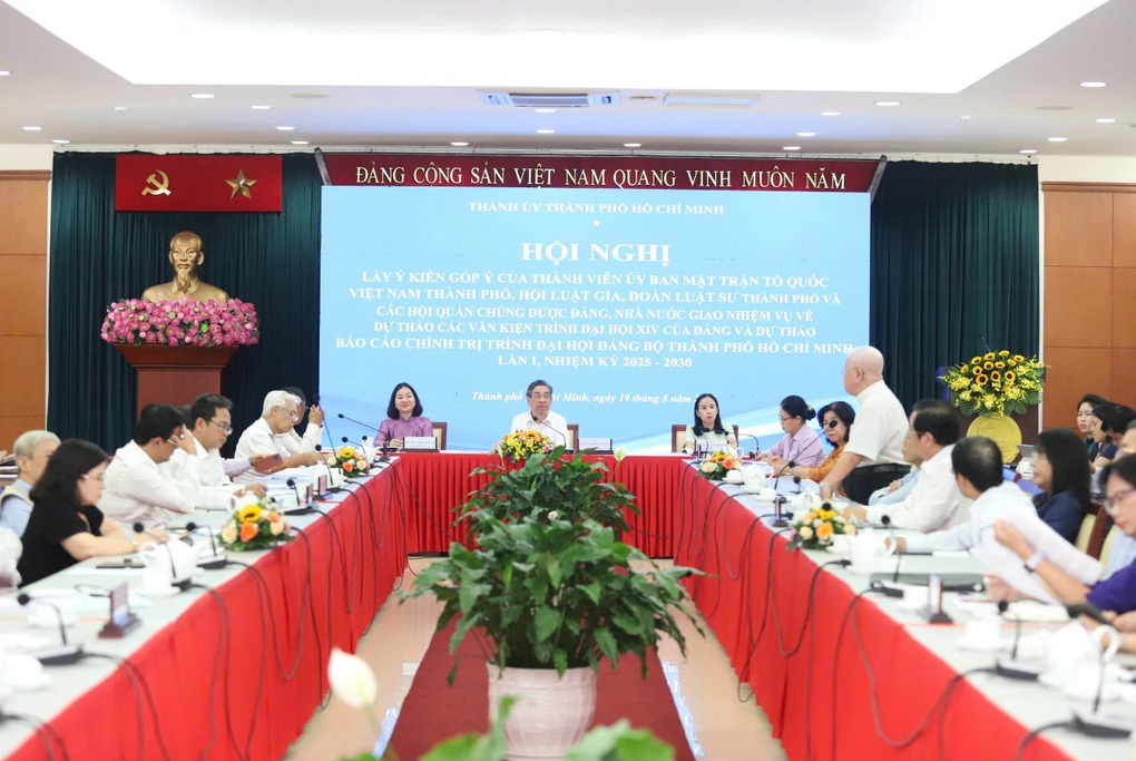 KTS Nguyễn Trường Lưu: Quy hoạch lại để cỗ xe tam mã TPHCM đi đúng hướng - 1 KTS Nguyễn Trường Lưu: Quy hoạch lại để cỗ xe tam mã TPHCM đi đúng hướng - 1