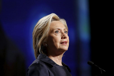 Email tiết lộ “gót chân Asin” của bà Clinton