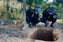 Đột kích bãi khai thác vàng trái phép, bắt giữ 3 "vàng tặc"