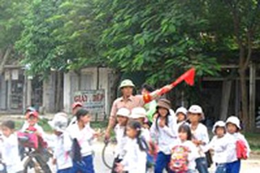 6 tạ thóc và sự an toàn của gần 100 học sinh 