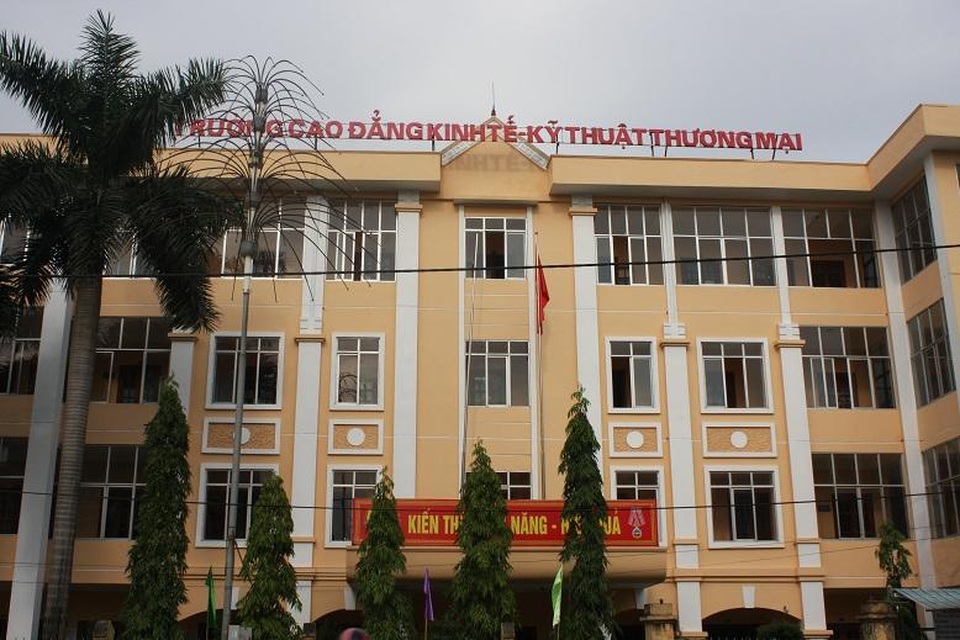 Trường Cao đẳng Kinh tế - Kỹ thuật Thương mại tuyển sinh hệ Cao đẳng chính quy năm 2020 - 1 Trường Cao đẳng Kinh tế - Kỹ thuật Thương mại tuyển sinh hệ Cao đẳng chính quy năm 2020 - 1