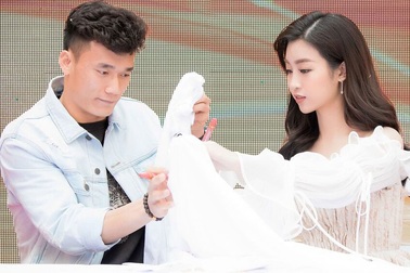 Thủ môn Bùi Tiến Dũng tiết lộ tiêu chuẩn chọn bạn gái