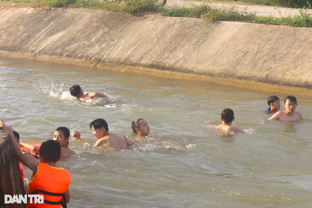 Hiểm họa mang tên niềm vui nghỉ hè với trẻ em - 5 Hiểm họa mang tên niềm vui nghỉ hè với trẻ em - 5