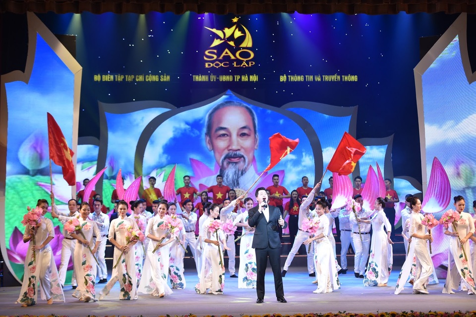 “Sao Độc lập”- xúc động những cuộc giao lưu với nhân chứng lịch sử - 1 “Sao Độc lập”- xúc động những cuộc giao lưu với nhân chứng lịch sử - 1