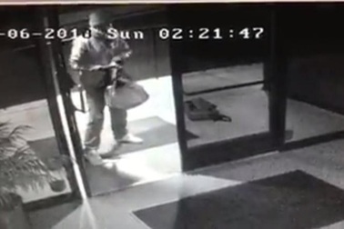 Tội phạm bá đạo vừa ăn trộm vừa nhảy hip hop