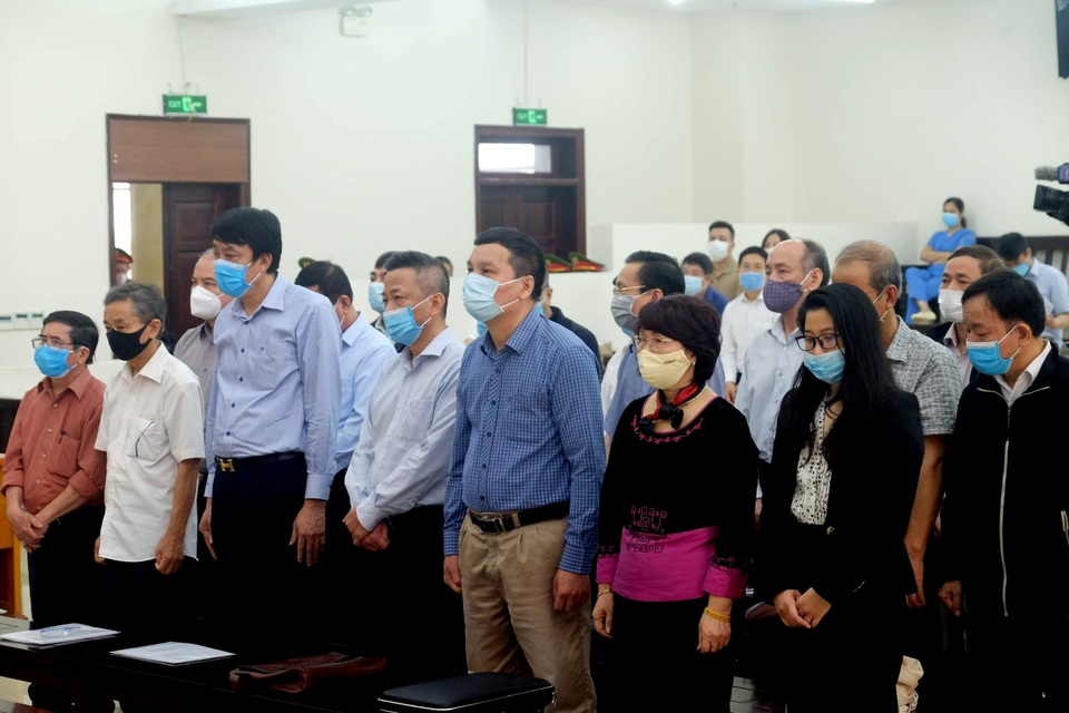 Bộ sậu Gang thép Thái Nguyên thả gà ra đuổi như thế nào? - 1 Bộ sậu Gang thép Thái Nguyên thả gà ra đuổi như thế nào? - 1