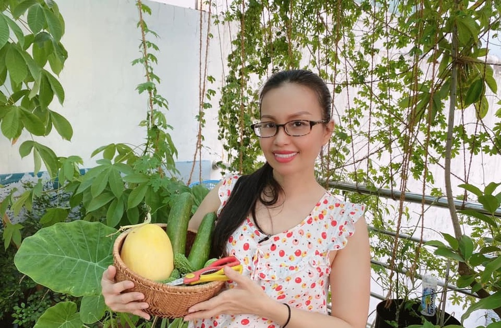 Cẩm Ly tuổi 54: Vượt bạo bệnh trở lại sân khấu, viên mãn bên chồng nhạc sĩ - 10 Cẩm Ly tuổi 54: Vượt bạo bệnh trở lại sân khấu, viên mãn bên chồng nhạc sĩ - 10