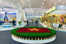 Khu trưng bày thành tựu 80 năm Quân đội nhân dân Việt Nam diễn ra tại Hà Nội