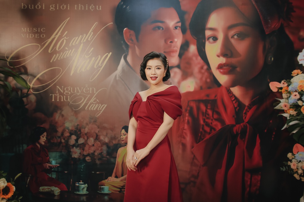 Sao mai Nguyễn Thu Hằng đầy suy tư trong phim MV Áo anh màu nắng - 1 Sao mai Nguyễn Thu Hằng đầy suy tư trong phim MV Áo anh màu nắng - 1