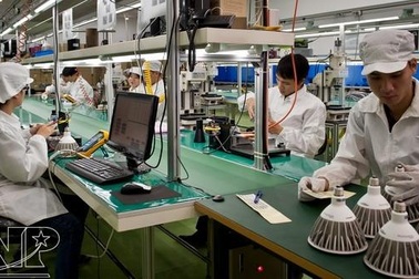 Cuộc đua giành thị phần đèn chiếu sáng thông minh tại Việt Nam