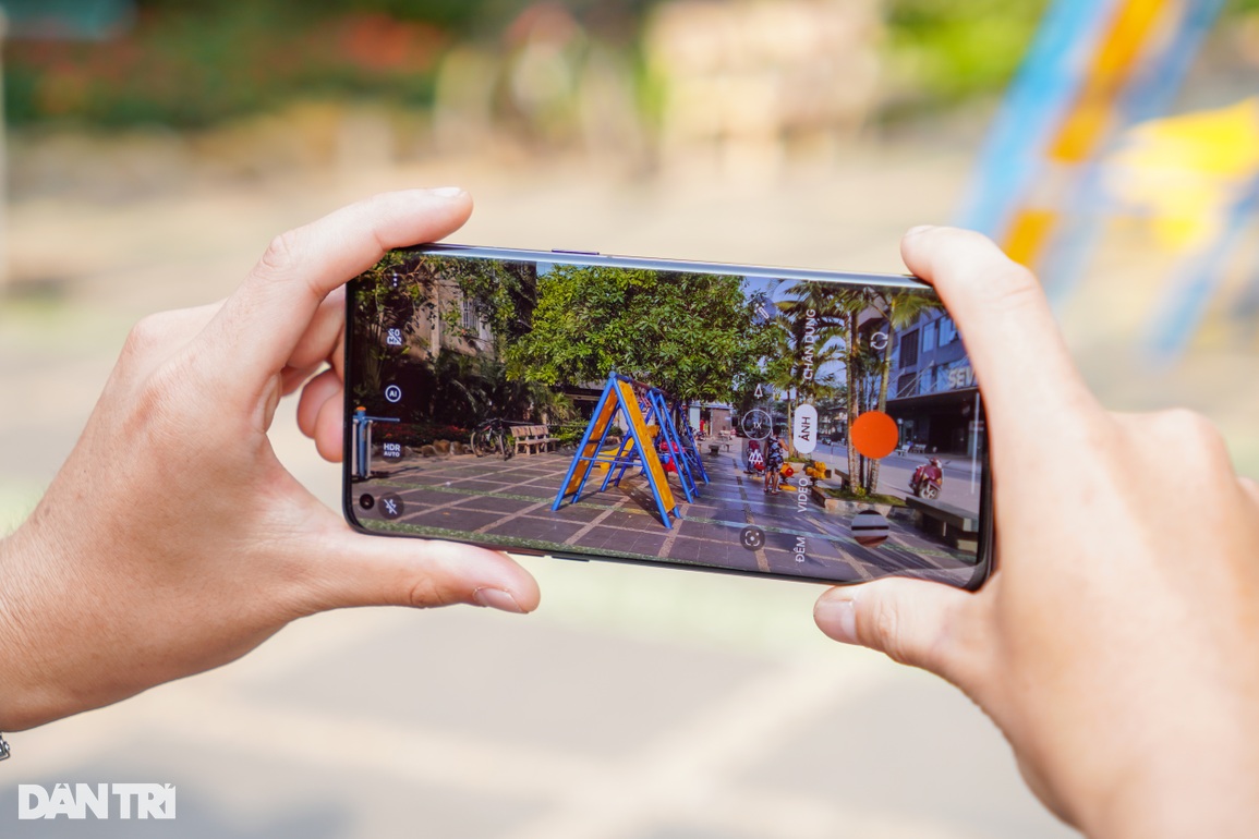 Cận cảnh Oppo Find X5 Pro - Đối thủ của iPhone 13 Pro Max, Galaxy S22 Ultra - 3 Cận cảnh Oppo Find X5 Pro - Đối thủ của iPhone 13 Pro Max, Galaxy S22 Ultra - 3